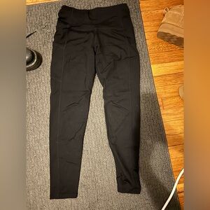 Black athletic leggings